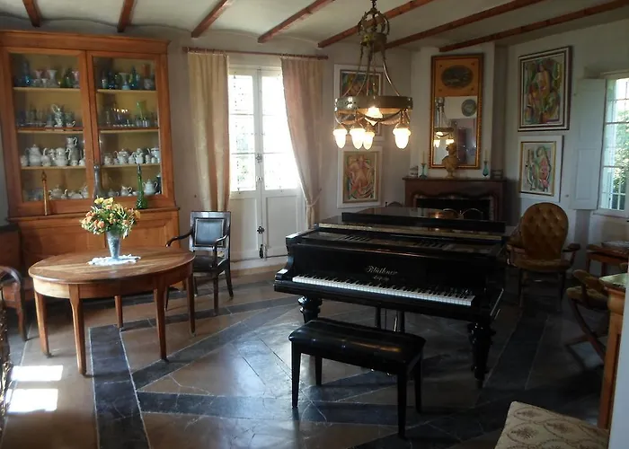 Pavillon De Beauregard